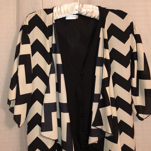 LuLaRoe S Rare Monroe Ivory Black Chevron Open Waterfall Cardigan Duster Kimono - Picture 3 of 11